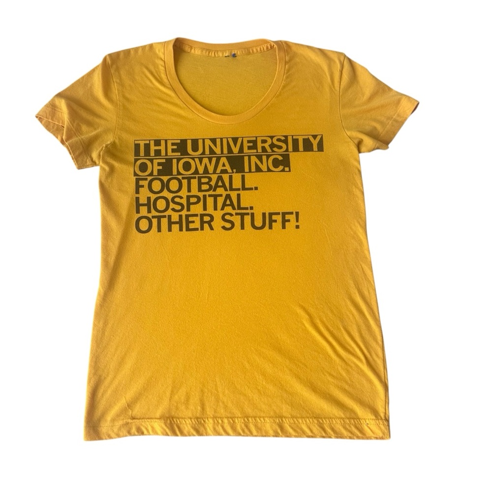 Iowa Hawkeyes Raygun Yellow T-Shirt Medium Graphic College Football Game Day Tee